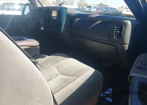 2004 Chevrolet Silverado 1500 Ls from USA, damaged, VIN 2GCEC19T841412547